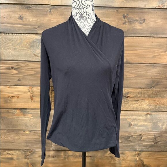 Lululemon Long Sleeve Shirt​ - Picture 1 of 7